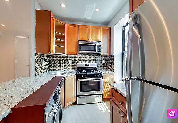 3rd image of 3115 32nd St APT 17