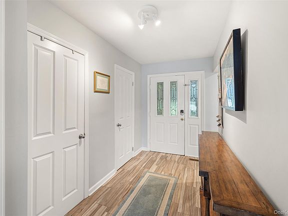 4th image of 8 Victoria Drive #8