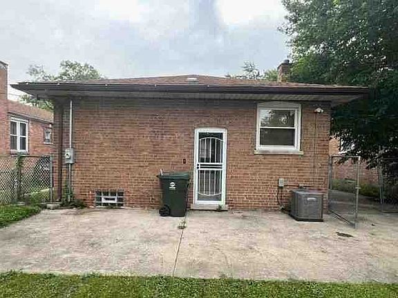 2nd image of 14414 Kimbark Ave