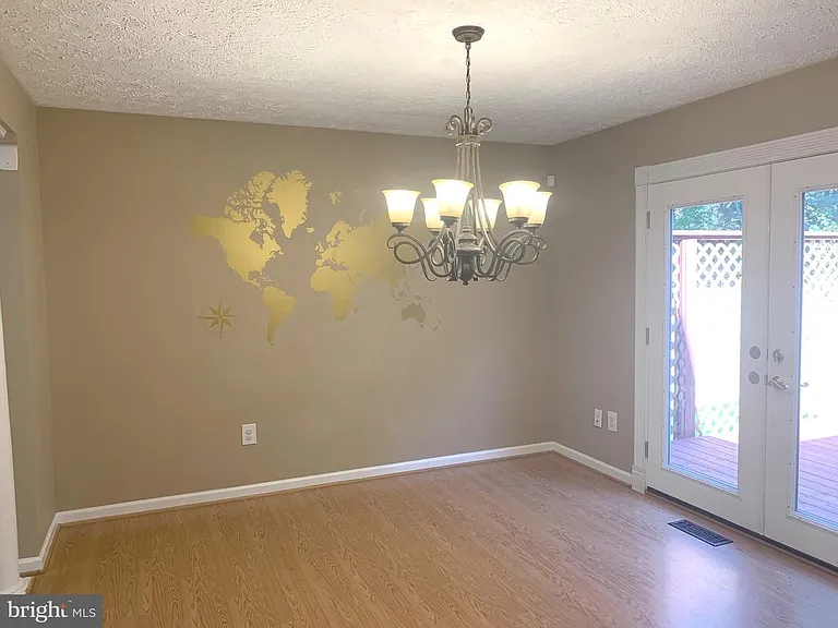 7931 Carriage Dr — Photo 10