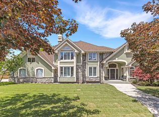 8318 S Ridge Point Rd, Sandy, UT 84093