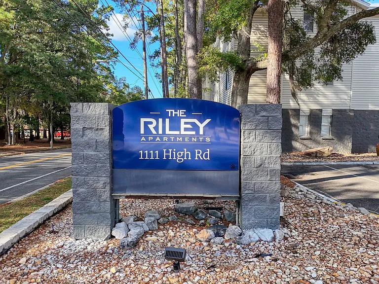 The Riley — Photo 29