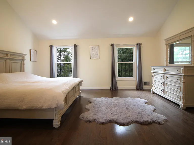15 Kentsdale Dr — Photo 36