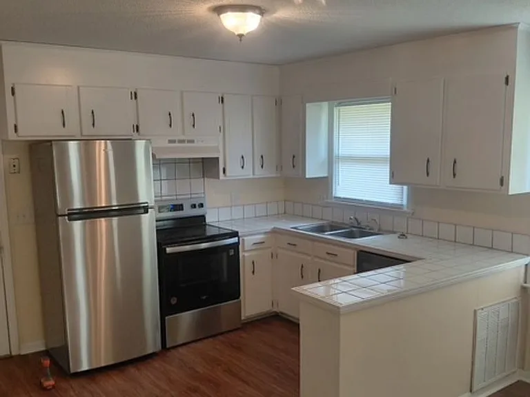 3108 Plantation Dr — Photo 6
