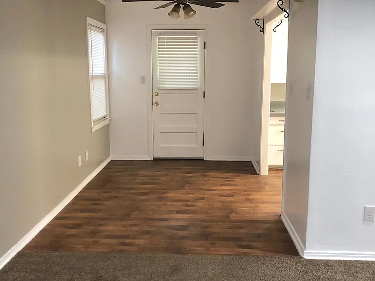607 N Duck St — Photo 8