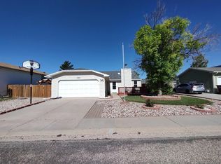 2312 Pine Ave, Cheyenne, WY 82007