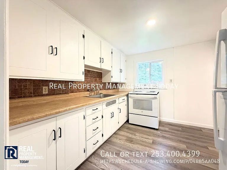 7503 156th St E — Photo 8
