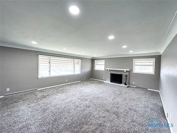 5th image of 1830 N Cove Blvd