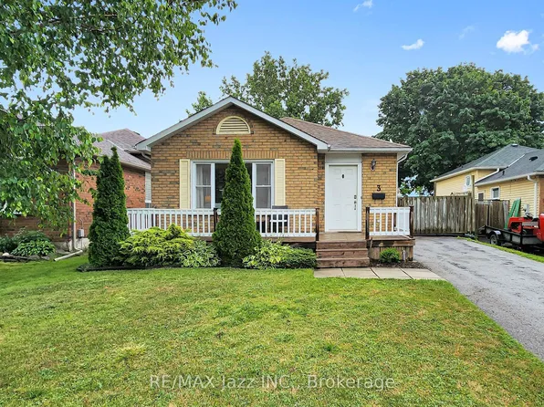 3 Pochon Ave, Pt Hope, ON L1A 2X8
