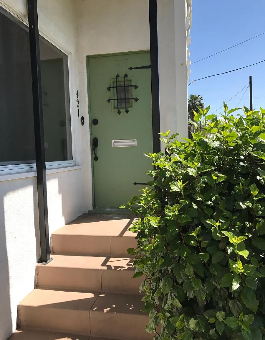 421 W Glendon Way — Photo 2