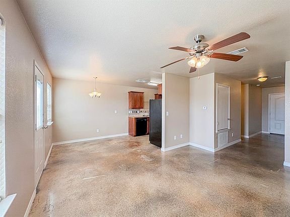5th image of 772 E Ridge Blvd