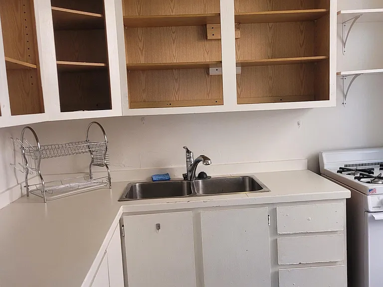 1527 Belmont Ave — Photo 31