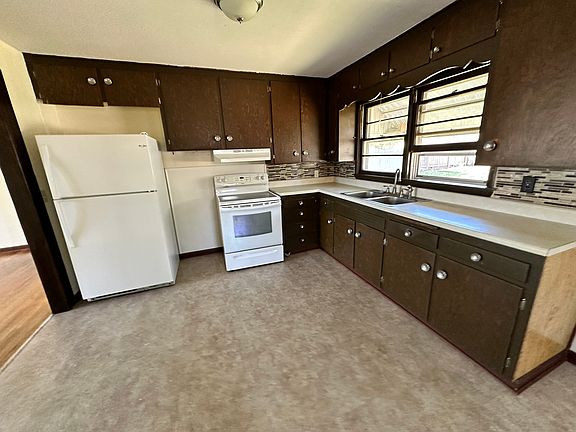 3rd image of 73 Faircrest Dr