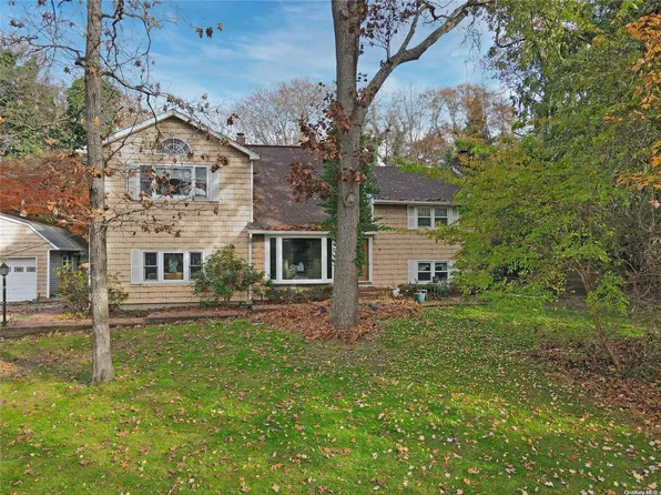 23 E Bartlett Road, Middle Island, NY 11953