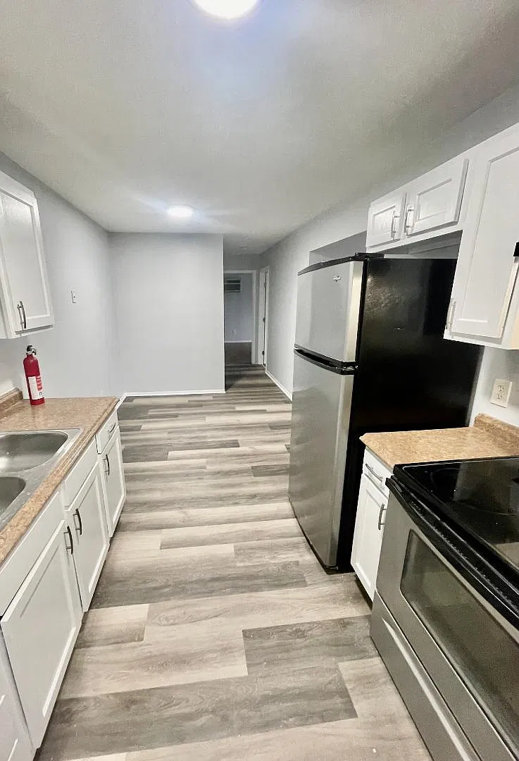 1338 Brooke Park Dr - 8 — Photo 2