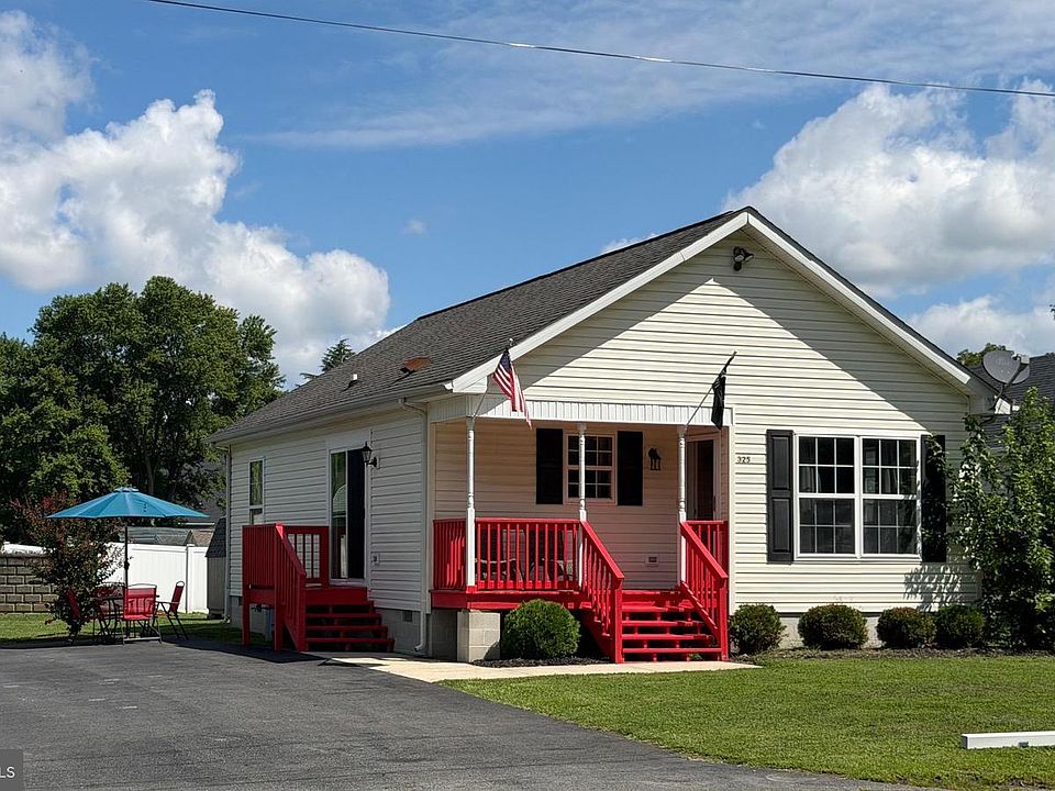 1st image of 325 Carter Ave
