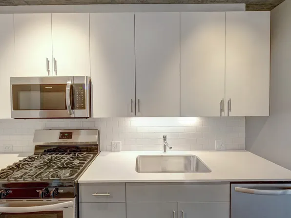 1301 W Lake St #814, Chicago, IL 60607