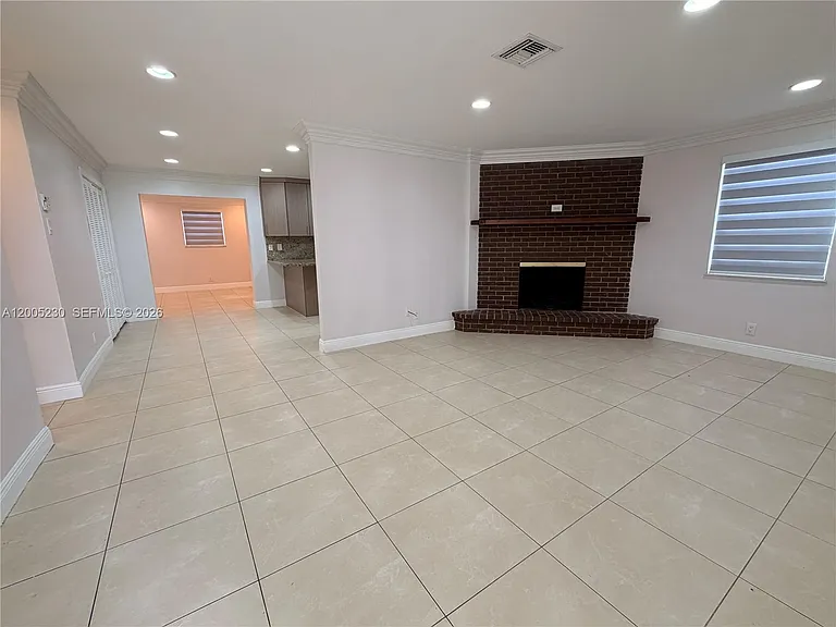 3011 N 74th Ave — Photo 3