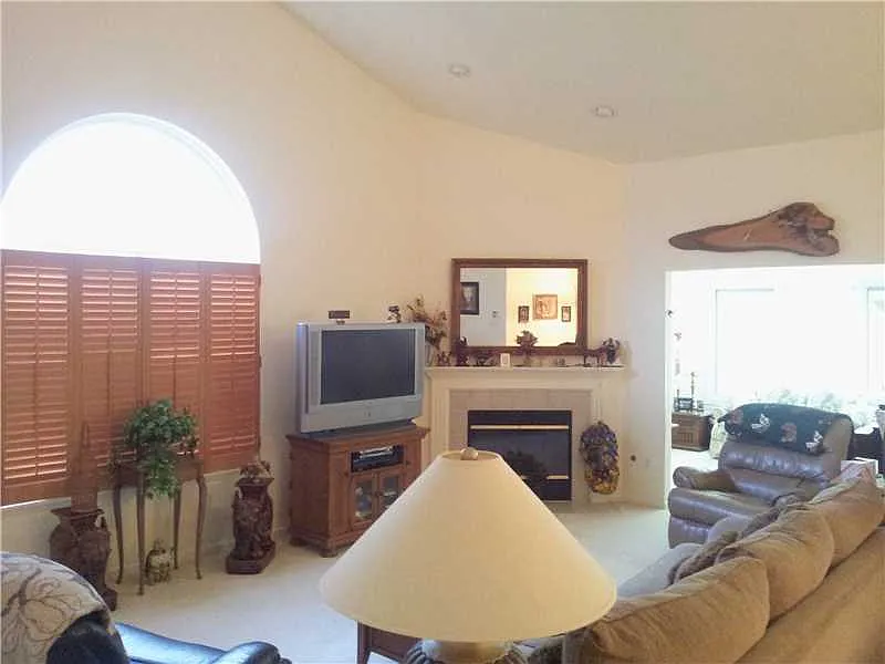 1290 Worcester Way photo 1
