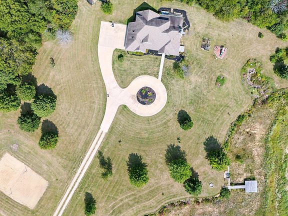 5th image of 638 W Cedarville Rd