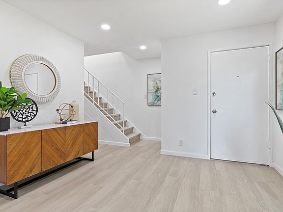 5th image of 340 Auburn Way APT 15
