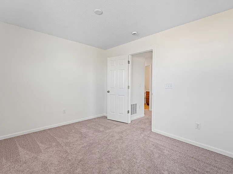 Quail Hollow Dr — Photo 29