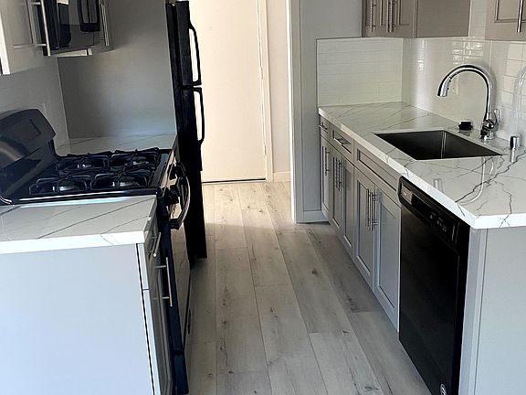 5th image of 11775 Gateway Blvd APT 18