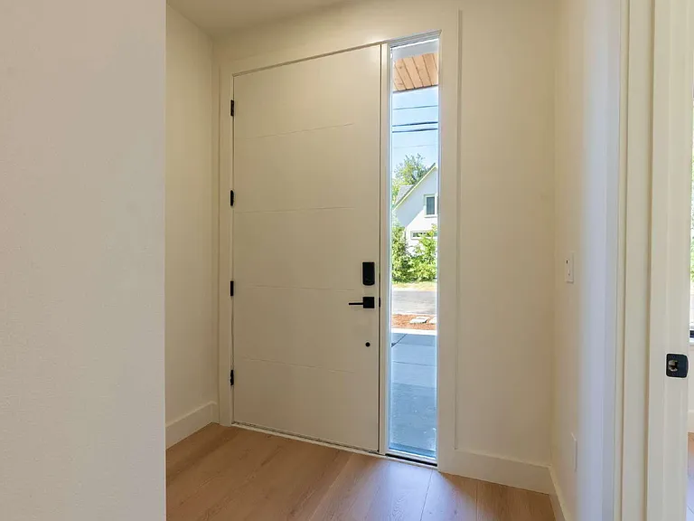 818 E 22nd Ave — Photo 59