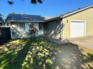 1403 W Locust St, Stayton, OR