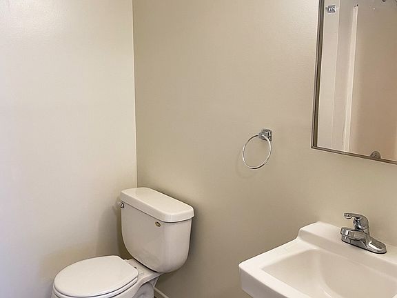 Full bathroom (shower and tub).