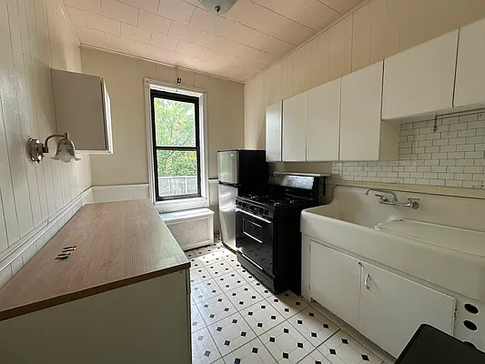 Rented by Limestone Realty Bklyn, LLC | media 20