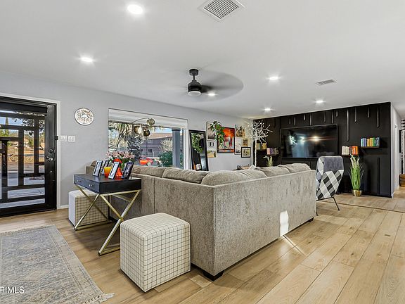 3rd image of 3405 Okeefe Dr