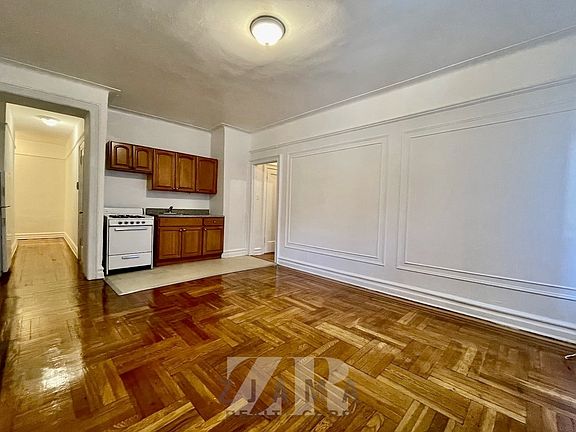 3rd image of 160 Fenimore St APT 3