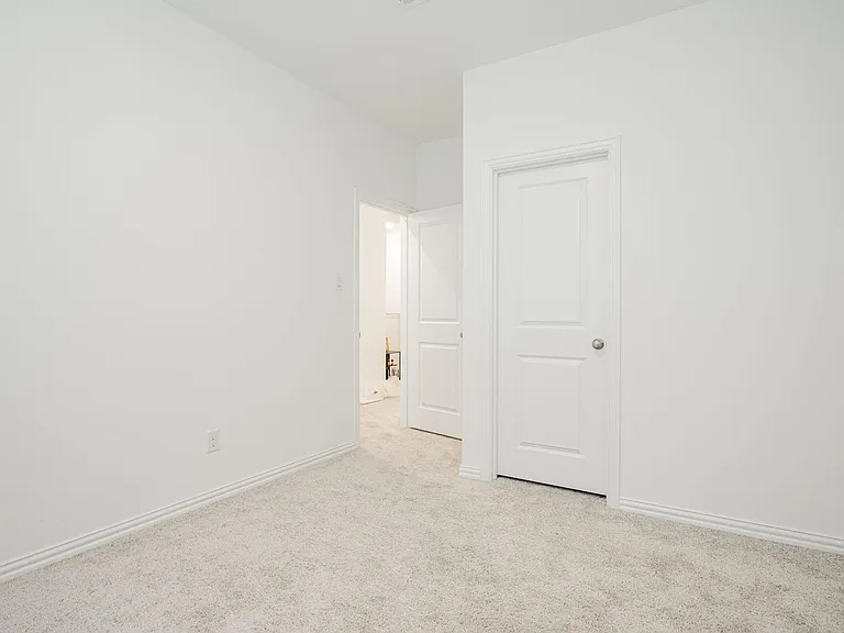 537 Parkside Dr — Photo 9