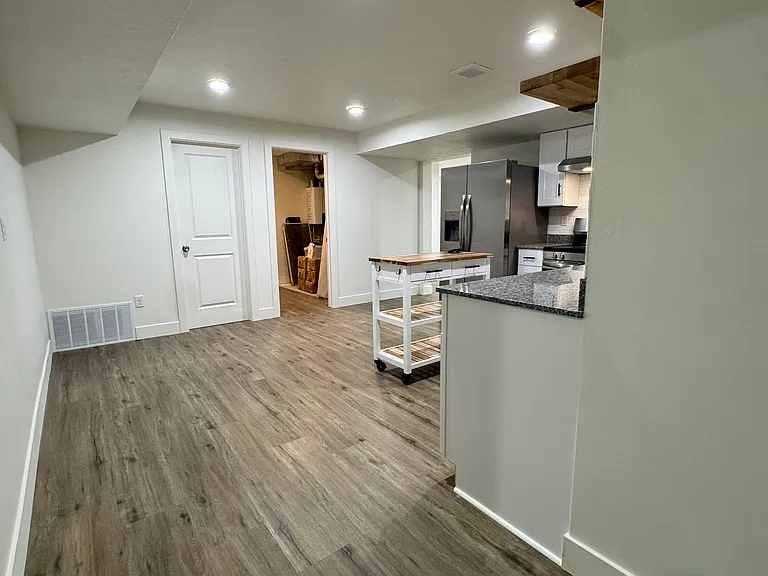240 W Center St #BASEMENT — Photo 9