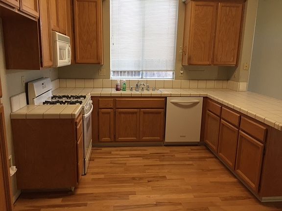 2nd image of 9025 Hooded Crane Ct