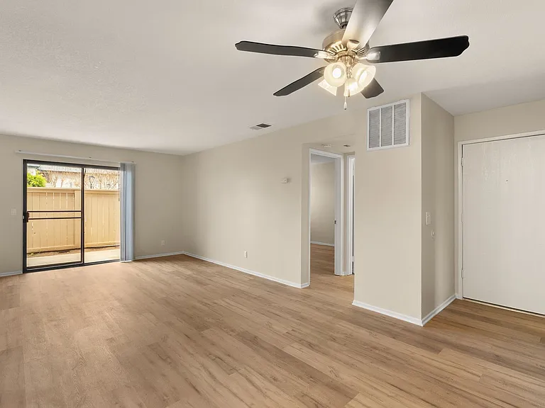 Parkview Palms Apartments- Riverside, CA — Photo 63