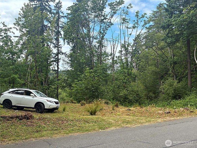 4th image of 8 xxx 136th Avenue SE