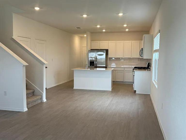 109 Imola St — Photo 12