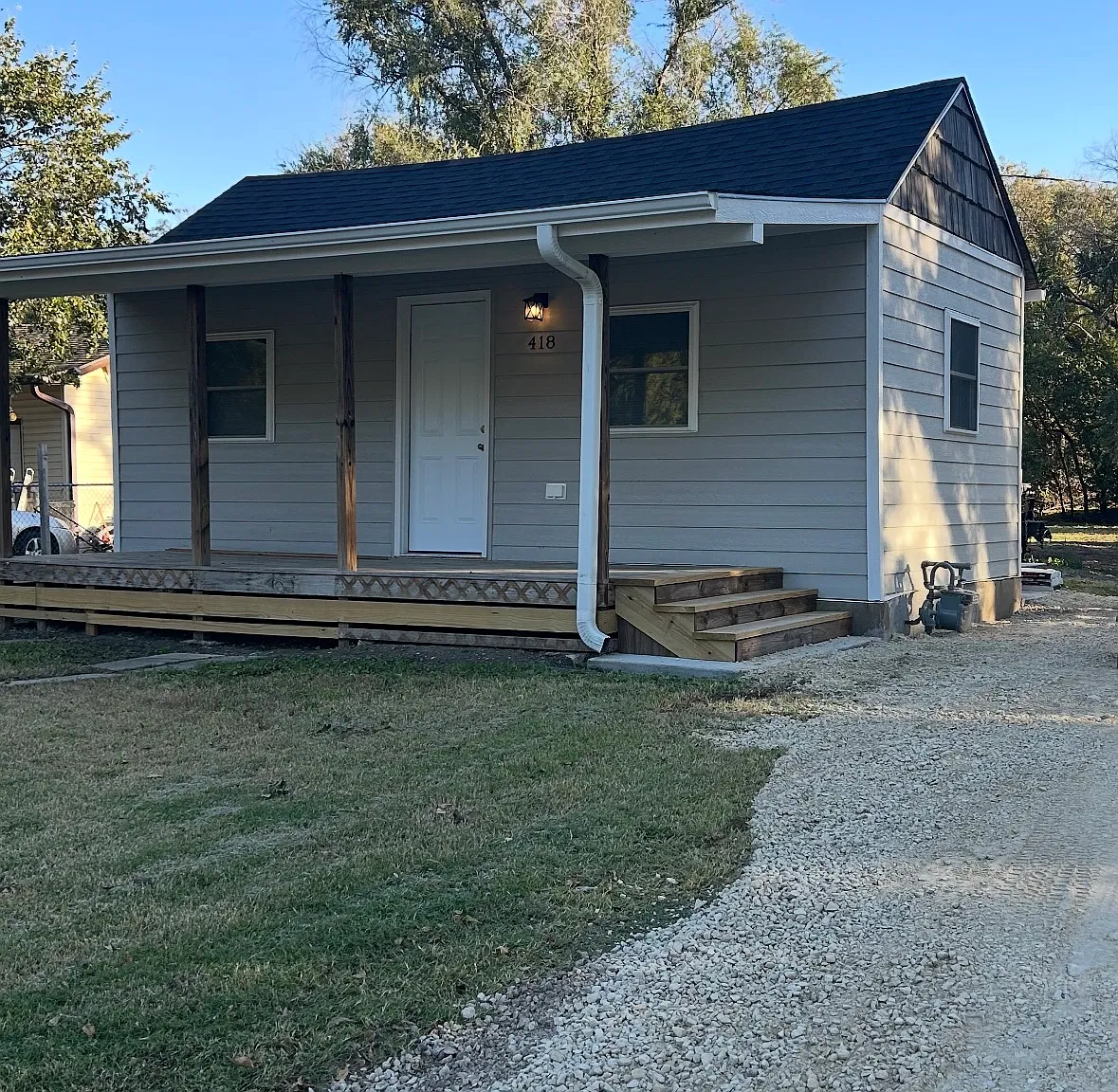 418 E Otis Ave — Photo 1