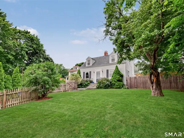 77 Round Hill Road, Fairfield, CT 06824