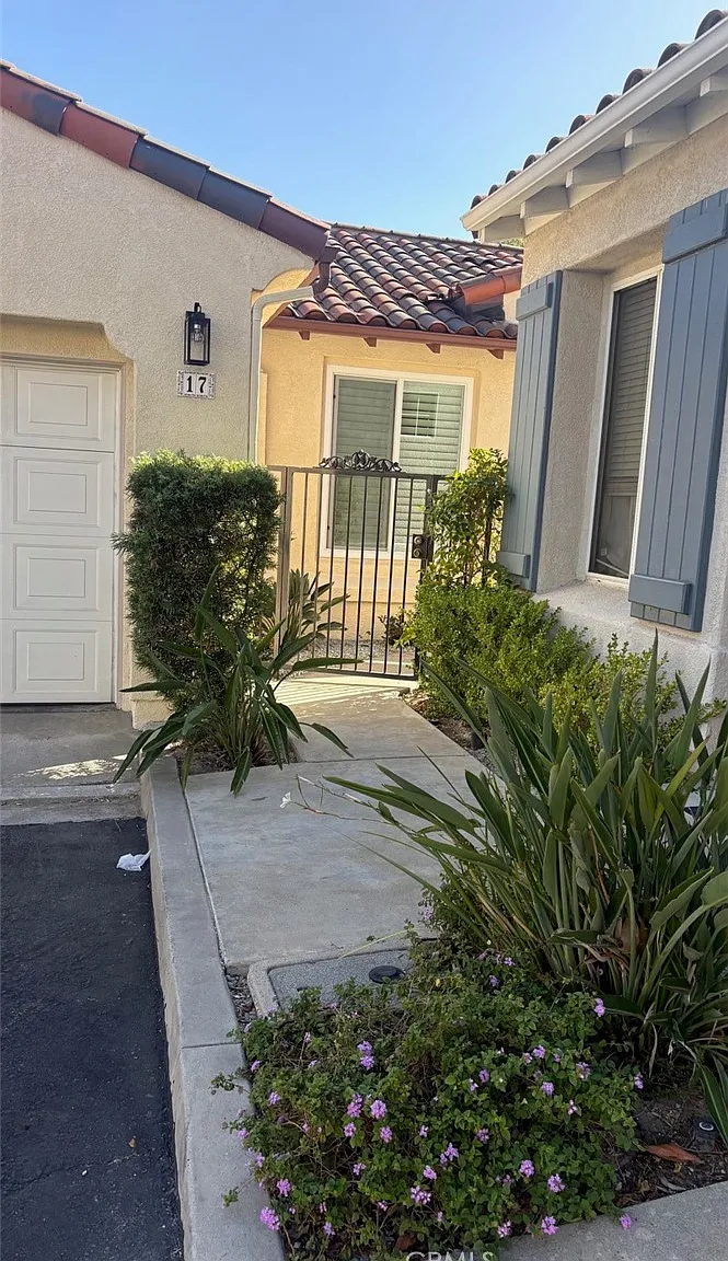 3 bed, 2.5 bath, 1500 sqft, $4,300 — Photo 2
