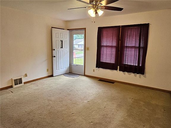 5th image of 10416 E 28th Ter S