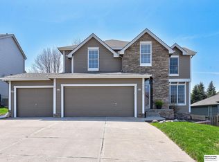 18073 Jones St, Elkhorn, NE 68022
