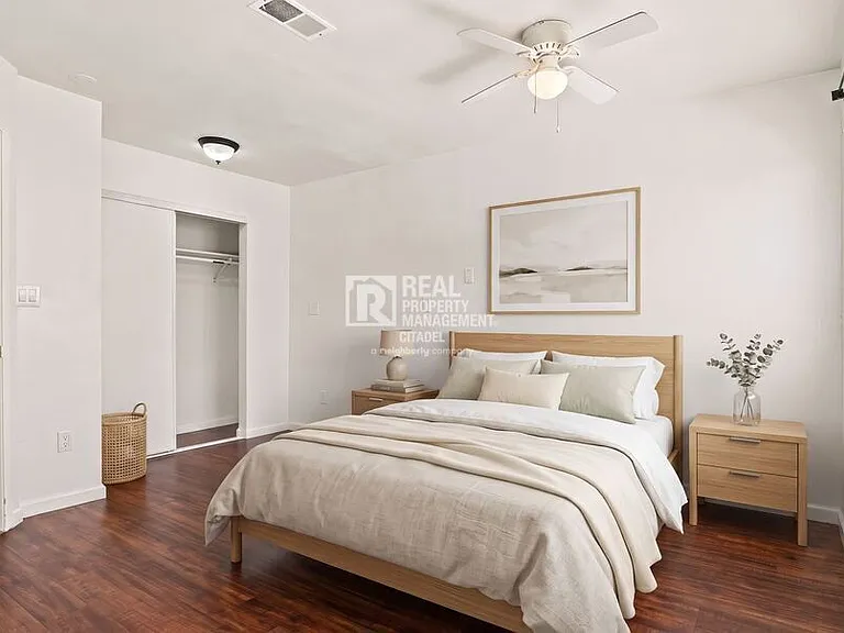 3009 Canyon Crest Dr #B — Photo 11