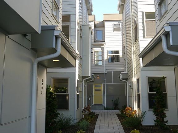 3rd image of 8297 5th Ave NE