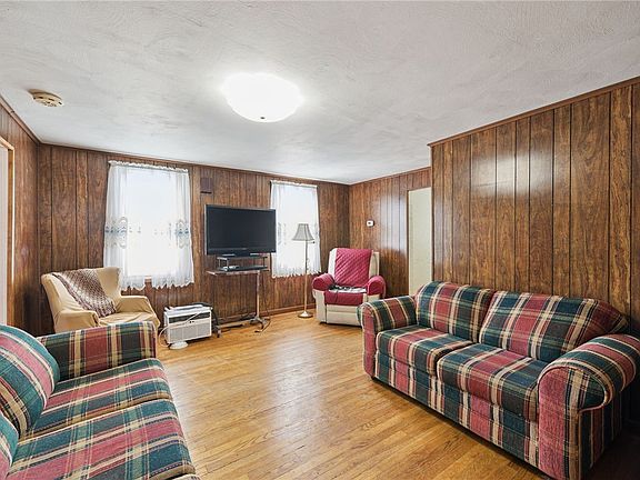 5th image of 1920 Rostraver Rd