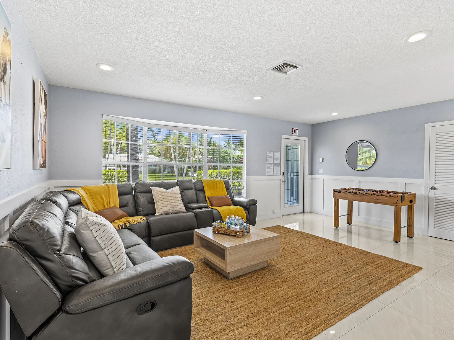 4 bed, 3.0 bath, 1985 sqft, $5,400 — Photo 4