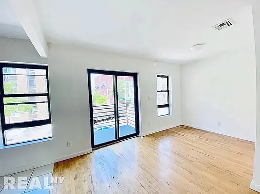 Rented by REAL New York | media 8