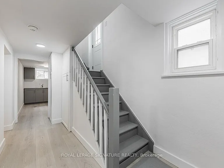 150 Davisville Ave #LOWER — Photo 5